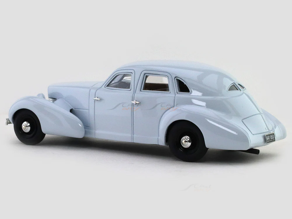 1934 Duesenberg sedan by A.H. Walker open headlights 1:43 Esval Models scale model car - Image 3