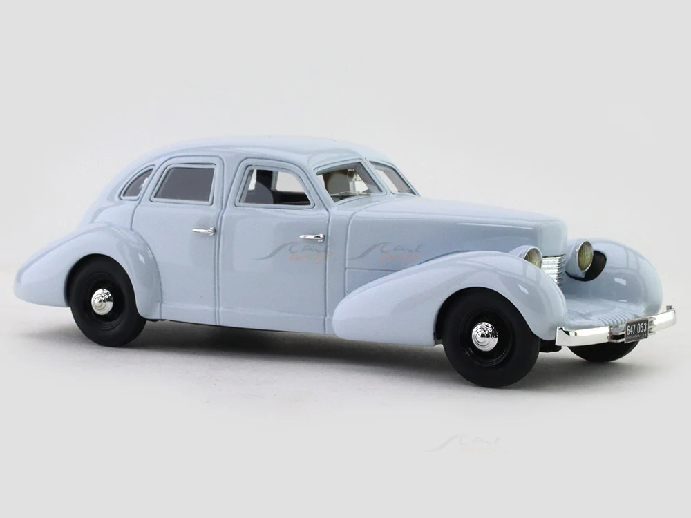 1934 Duesenberg sedan by A.H. Walker open headlights 1:43 Esval Models scale model car - Image 6