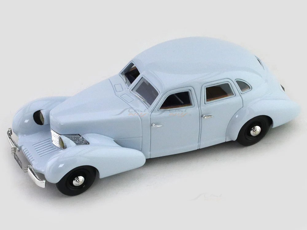 1934 Duesenberg sedan by A.H. Walker open headlights 1:43 Esval Models scale model car - Image 7