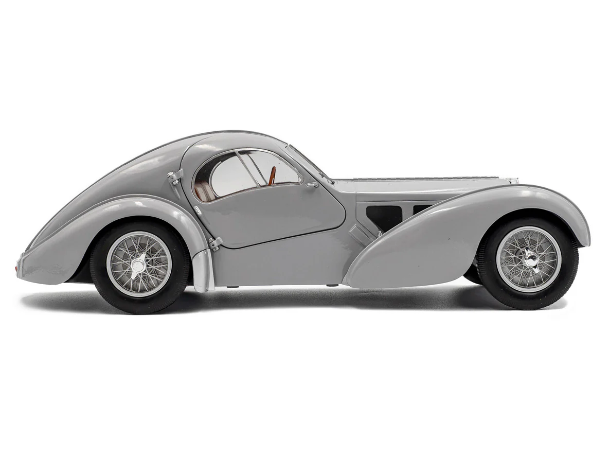1937 Bugatti Atlantic Type 57 SC Silver 1:18 Solido Licensed Diecast Scale Model Car Collectible - Image 6
