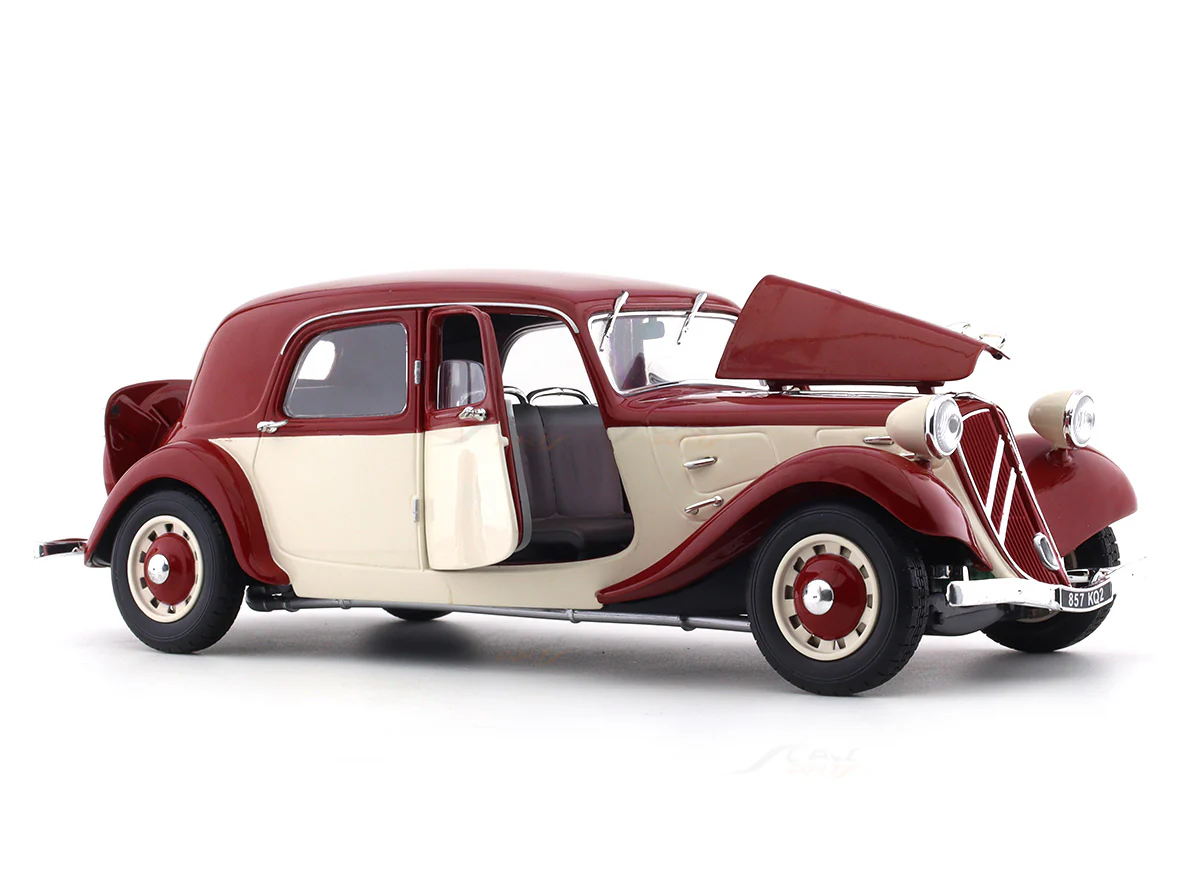 1937 Citroen Traction 11CV 1:18 Solido diecast scale model car collectible - Image 12