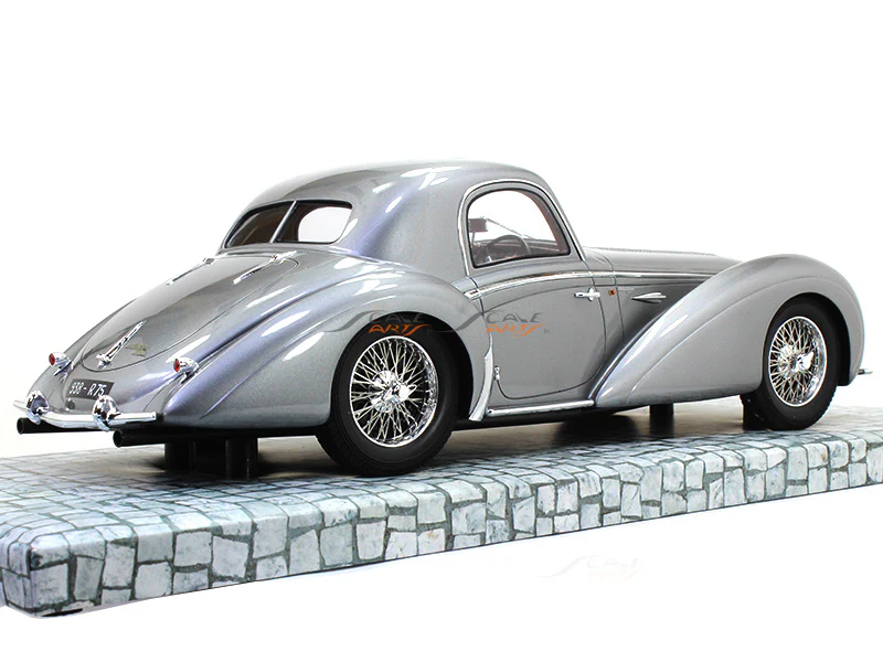 1937 Delahaye Type 145 V-12 Coupe 1L 1:18 Minichamps scale model car - Image 4