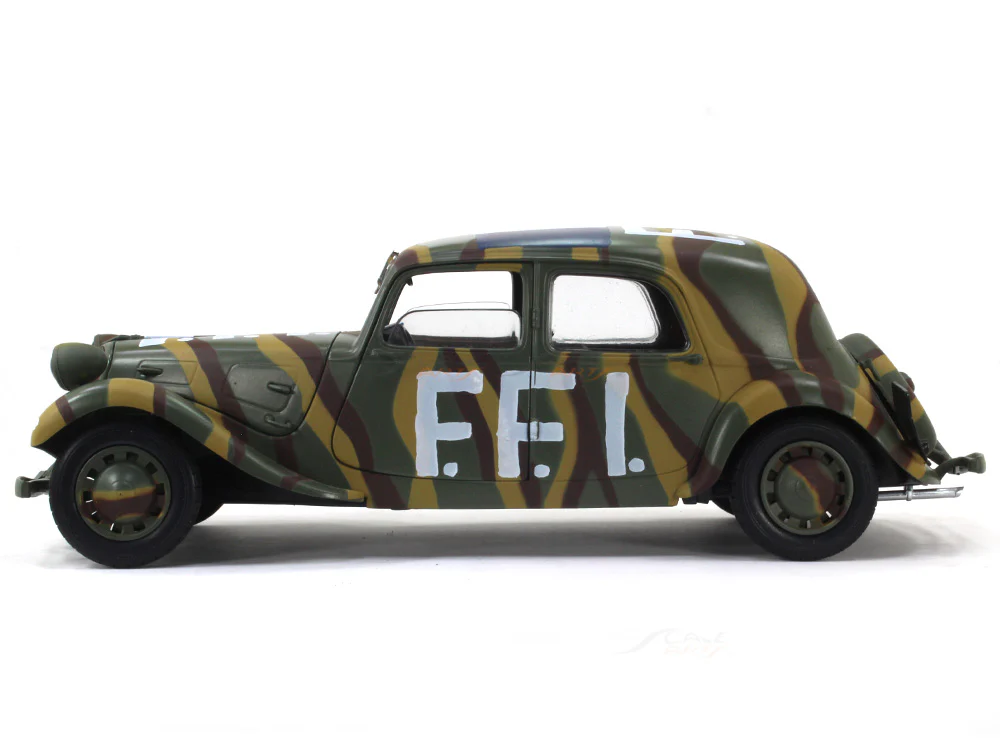 1944 Citroen Traction 11B FF1 1:18 Solido diecast Scale Model car - Image 2