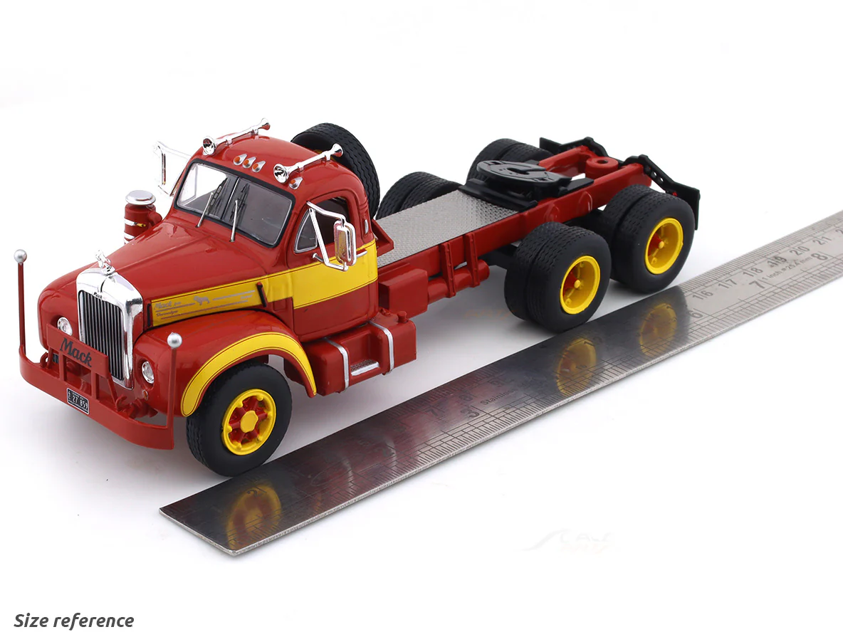 1953 Mack B61 red 1:43 IXO diecast scale model truck collectible - Image 9