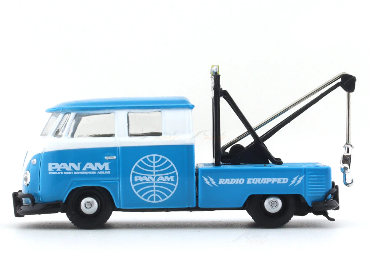 1960 Volkswagen Double Cab tow truck PAN AM 1:64 M2 Machines diecast hauler scale model - Image 2