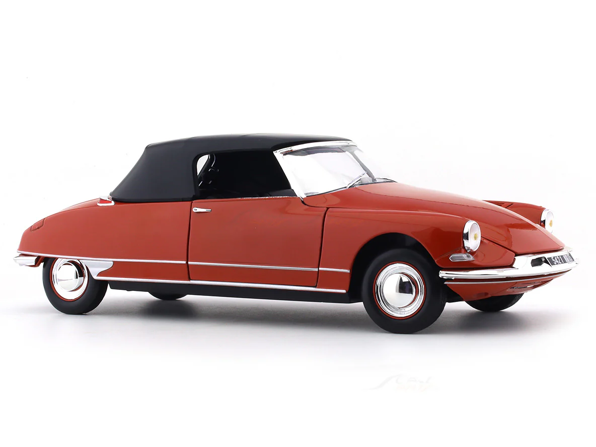 1961 Citroen DS19 Cabriolet red 1:18 Norev diecast Scale Model collectible - Image 6