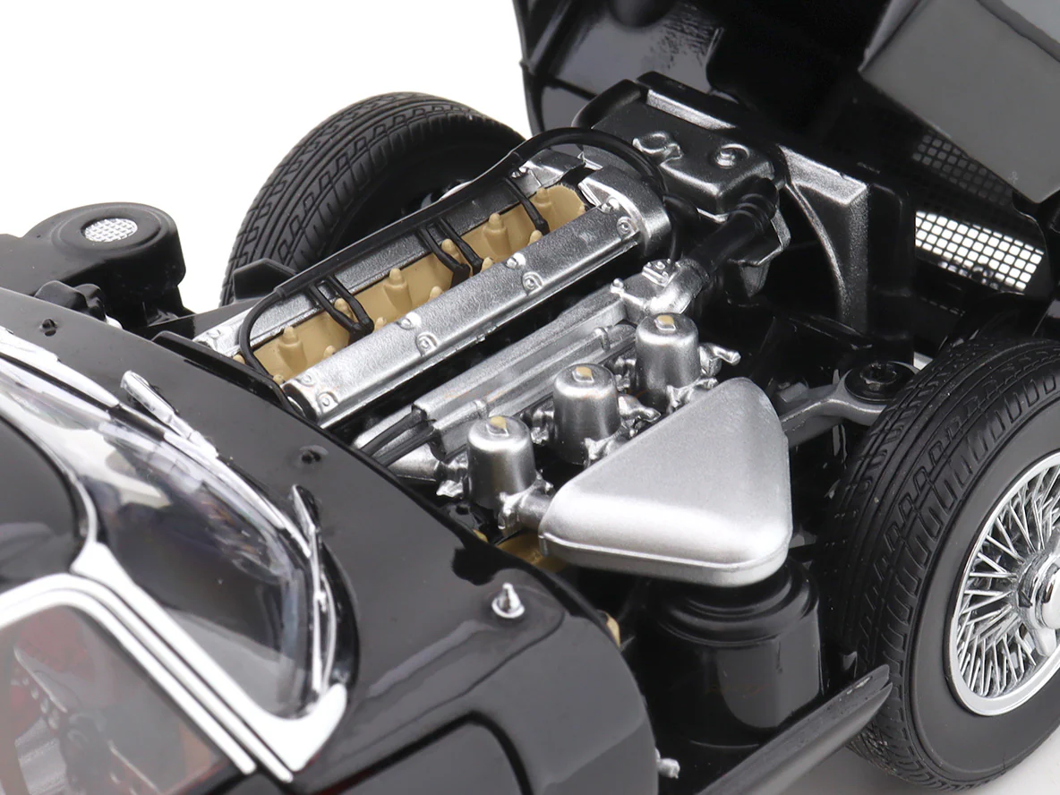 1961 Jaguar E Type Coupe black 1:18 Kyosho licensed premium diecast scale model car collectible - Image 17