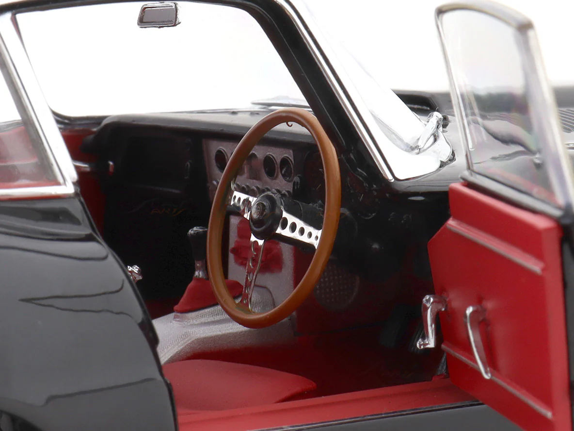 1961 Jaguar E Type Coupe black 1:18 Kyosho licensed premium diecast scale model car collectible - Image 18