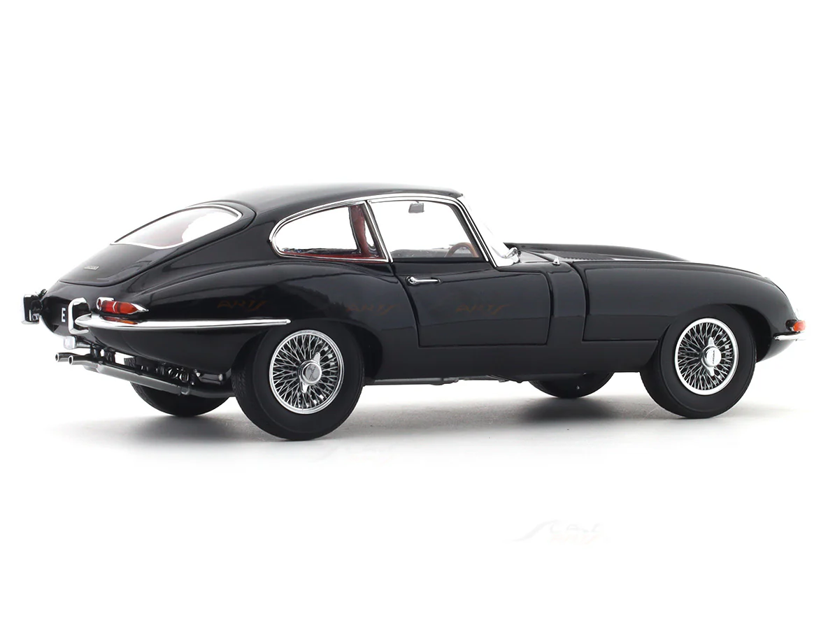 1961 Jaguar E Type Coupe black 1:18 Kyosho licensed premium diecast scale model car collectible - Image 4