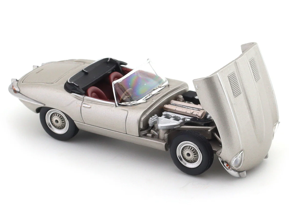 1961 Jaguar E-Type Roadster 1:64 GFCC diecast scale model miniature car collectible - Image 2