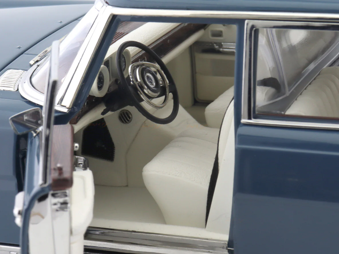1963-81 Mercedes-Benz 600 Pullman W100 blue 1:18 NZG diecast scale model car collectible - Image 22
