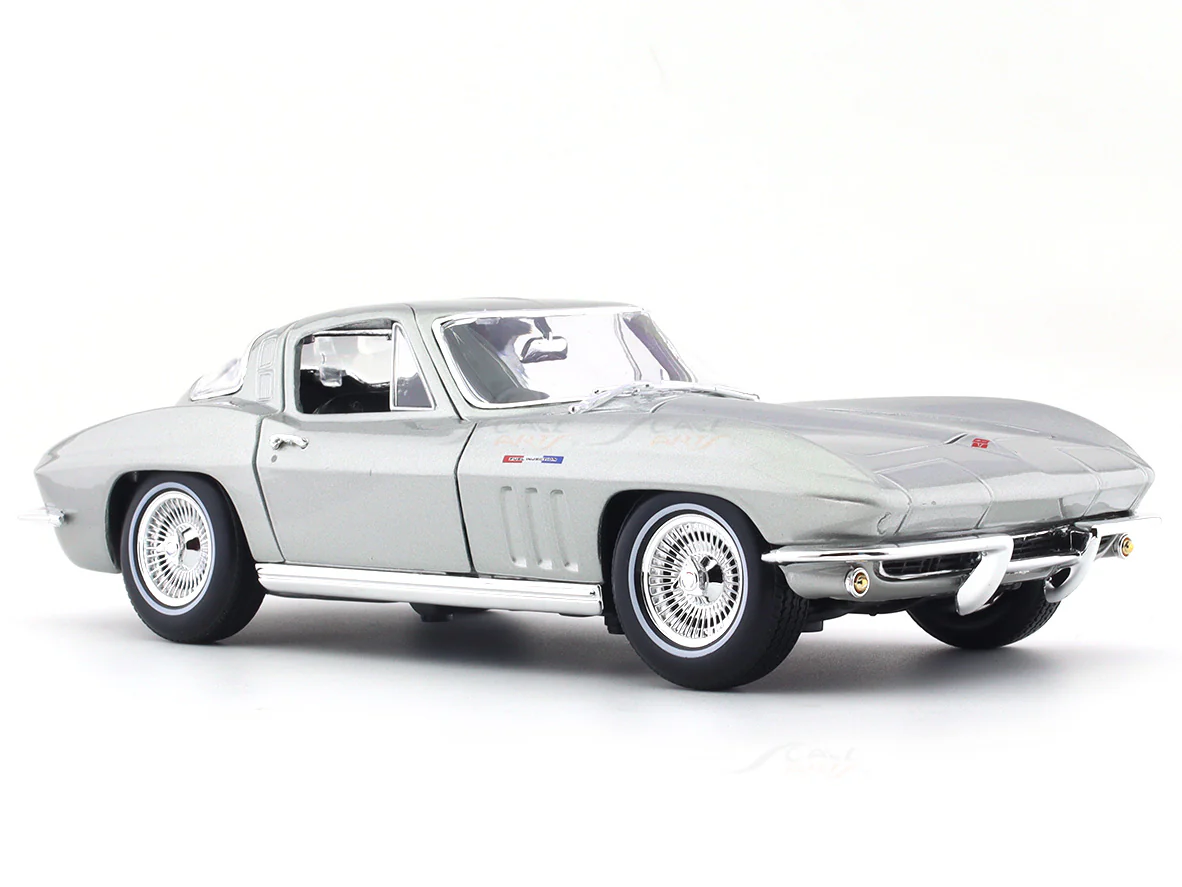 1965 Chevrolet Corvette 1:18 Maisto licensed diecast Scale Model car collectible - Image 6