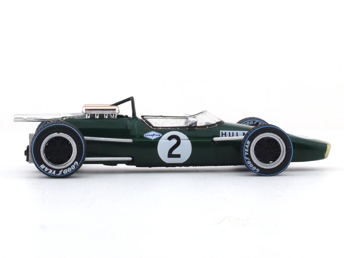 1967 Brabham BT24 #2 Denis Hulme 1:43 diecast scale model car collectible - Image 5