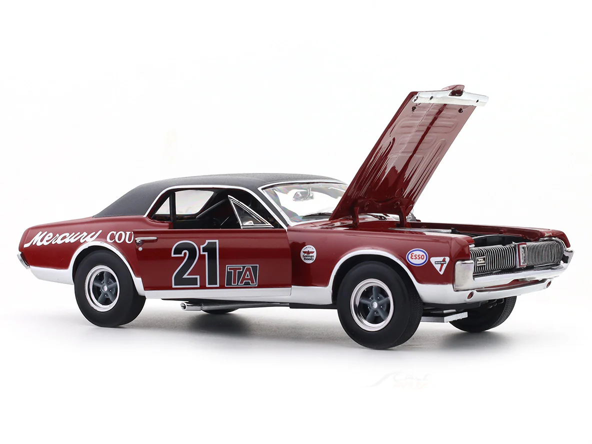 1967 Mercury Cougar 1:18 SunStar licensed diecast Scale Model collectible - Image 12