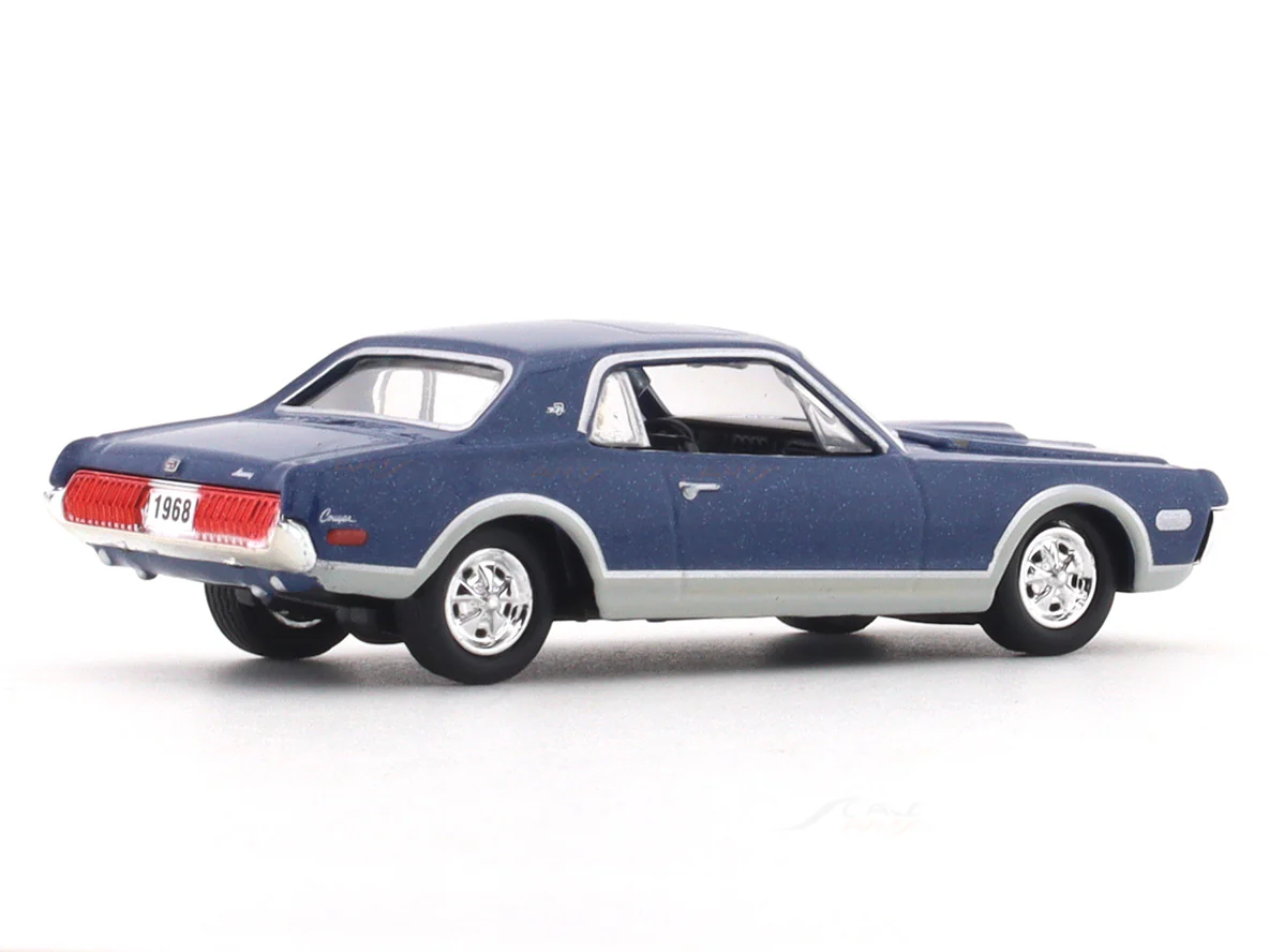 1968 Mercury Cougar XR-7 blue 1:64 M2 Machines licensed diecast scale model car 11228-109 - Image 4