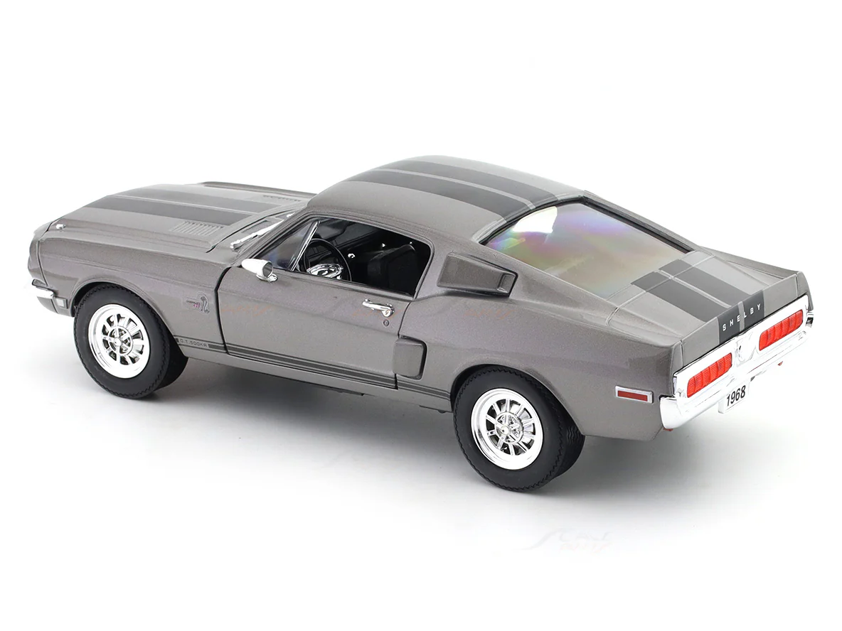 1968 Shelby GT500 KR grey 1:18 Road Signature diecast Scale Model car collectible - Image 14