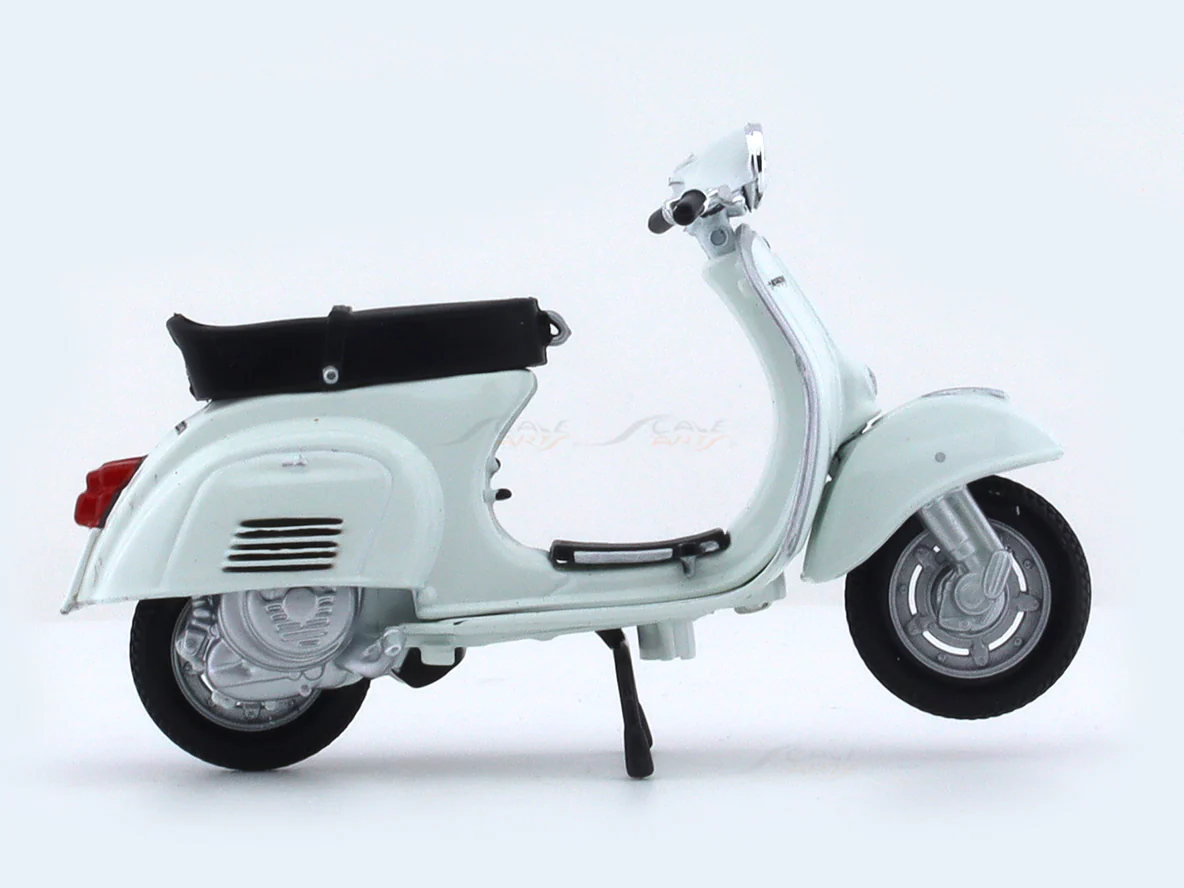 1968 Vespa 125 Primavera 1:18 diecast scale model scooter bike collectible - Image 5