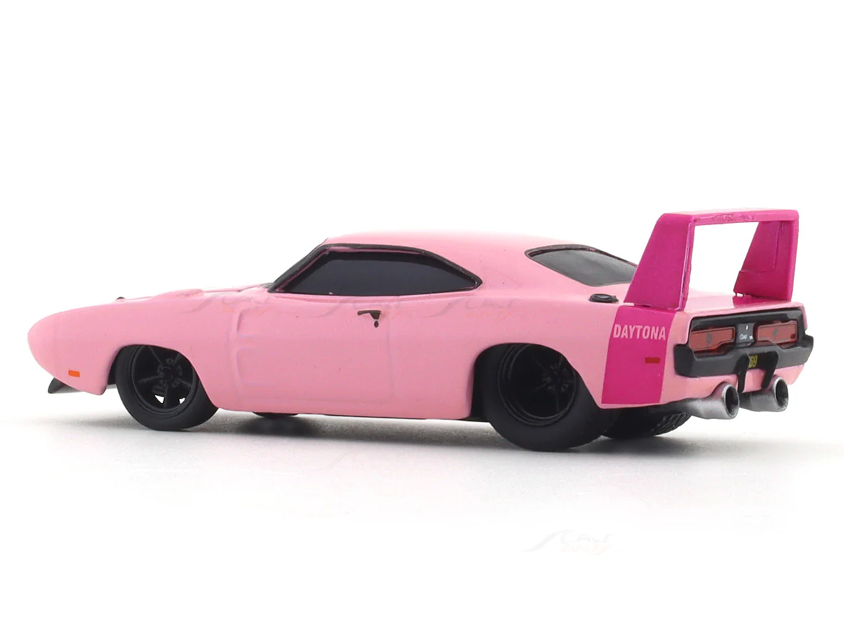 1969 Dodge Charger Daytona HEMI 1:64 M2 Machines licensed diecast scale model car 82161-28 - Image 3