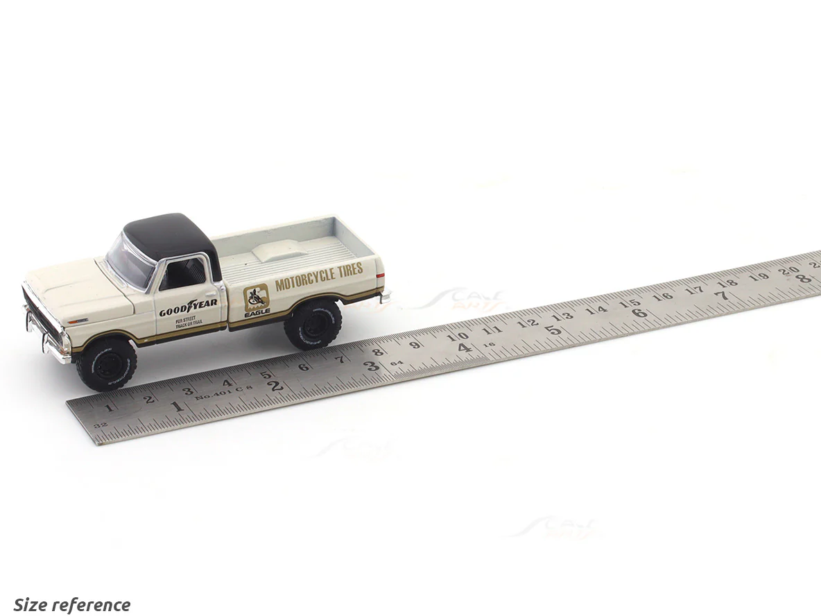 1969 Ford C950 Box Truck & 1972 Ford F250 4X4 Truck 1:64 M2 Machines diecast hauler scale model - Image 12