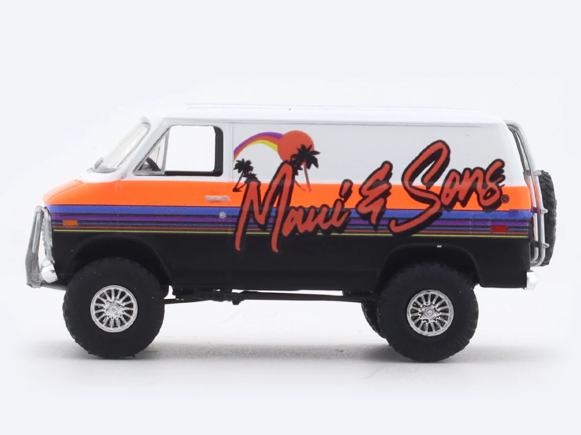 1971 Chevrolet Van G10 white 1:64 M2 Machines licensed diecast scale model car 32500-92 - Image 2
