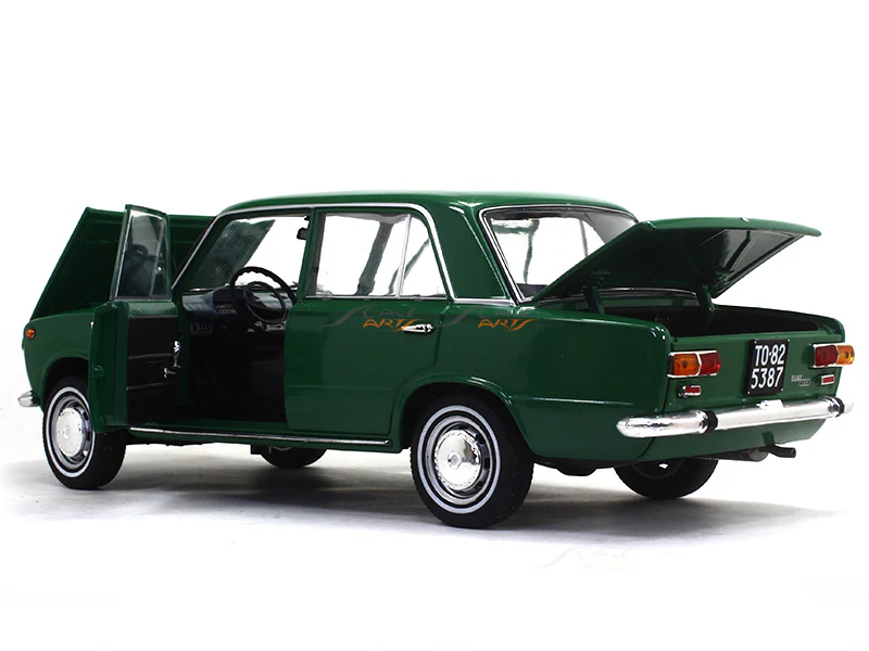 1971 Lada Murat (Fiat 124) 1:18 diecast scale model car - Image 6