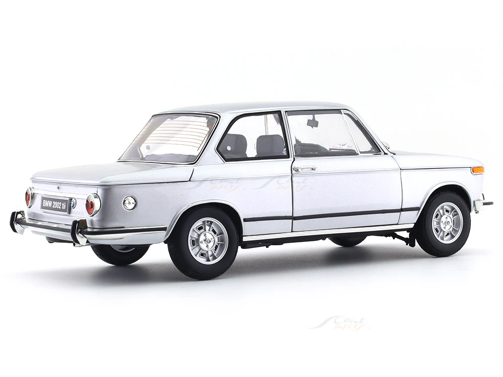1972 BMW 2002 tii silver 1:18 Kyosho diecast scale model miniature - Image 4