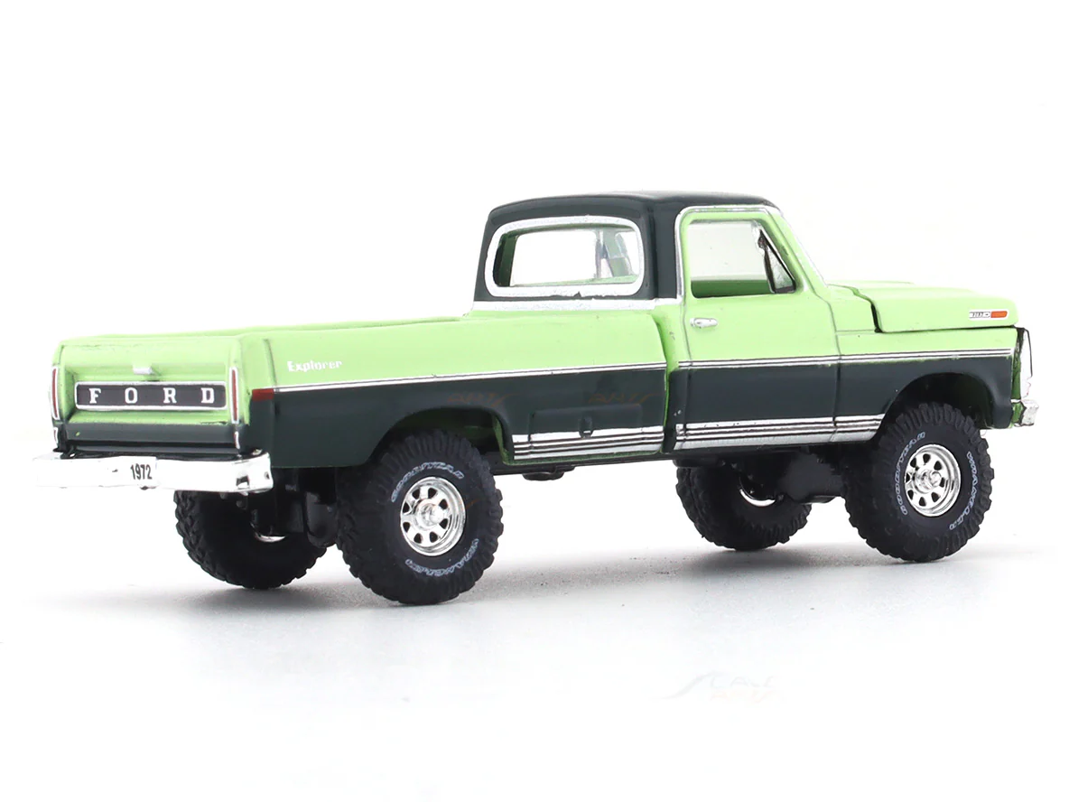 1972 Ford F250 Explorer 4x4 1:64 M2 Machines diecast hauler scale model - Image 4