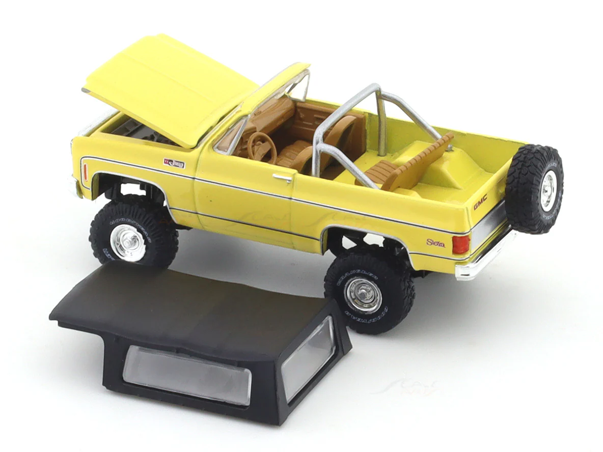 1973 GMC Jimmy Sierra 4x4 yellow 1:64 M2 Machines licensed diecast scale model car 32500-95 - Image 12