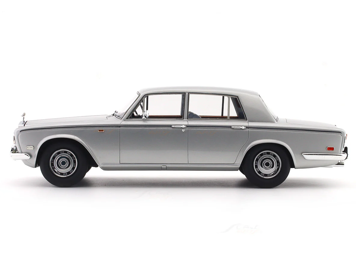 1974-77 Rolls-Royce Silver Shadow silver 1:18 Cult Models resin Scale Model car collectible - Image 2