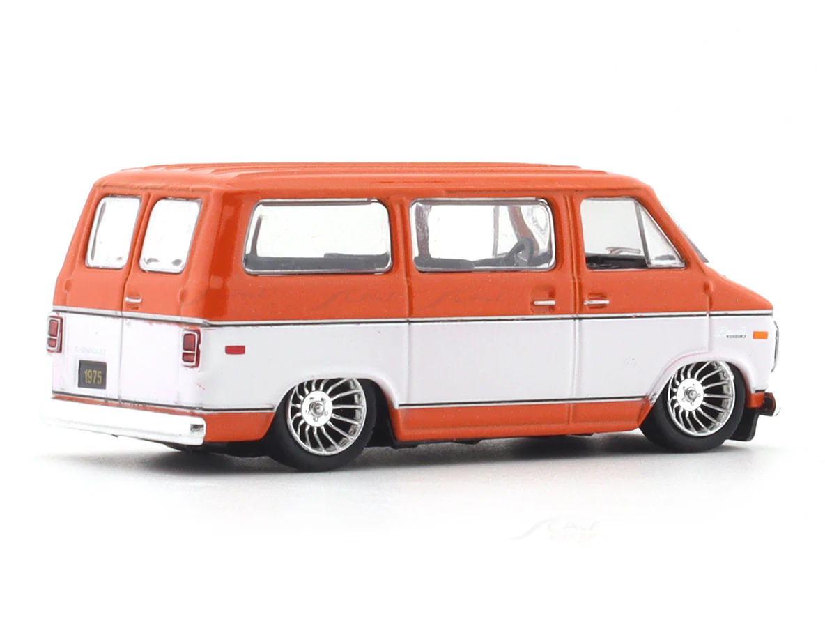 1975 Chevrolet Van G10 1:64 M2 Machines licensed diecast scale model car 32500-97 - Image 4
