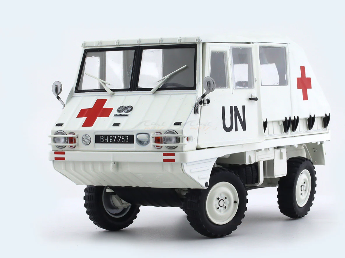 1975 Steyr-Puch Heflinger UN Ambulance 1:18 Schuco diecast scale model car - Image 13