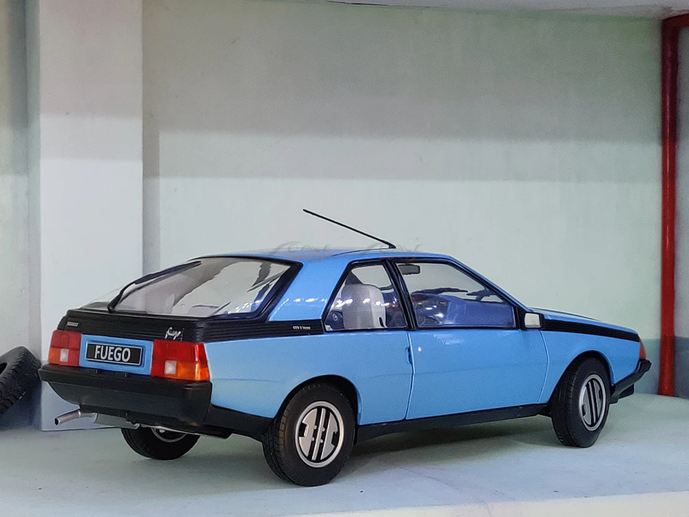1980 Renault Fuego GTS blue 1:18 Solido scale model car collectible - Image 15