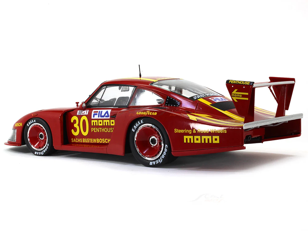 1981 Porsche 935 Mobydick MOMO 1:18 Solido scale model car collectible - Image 3