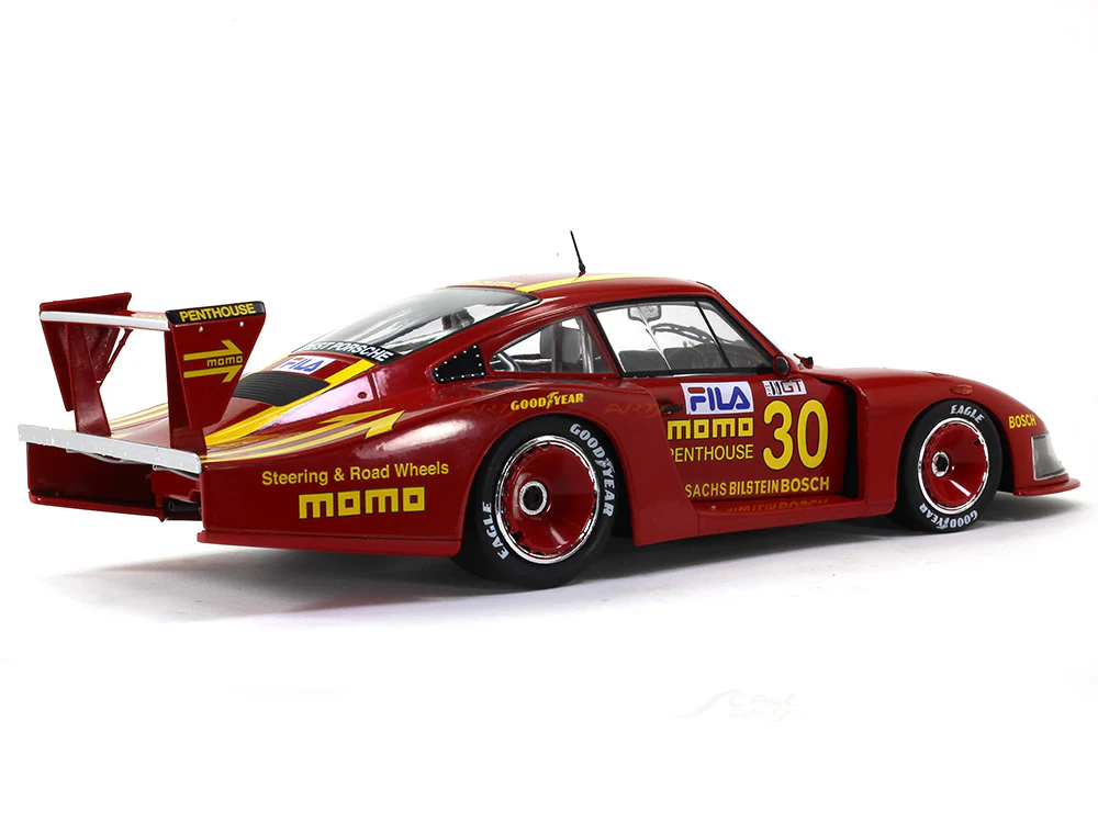 1981 Porsche 935 Mobydick MOMO 1:18 Solido scale model car collectible - Image 4