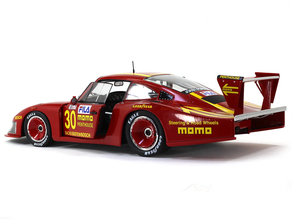 1981 Porsche 935 Mobydick MOMO 1:18 Solido scale model car collectible - Image 9