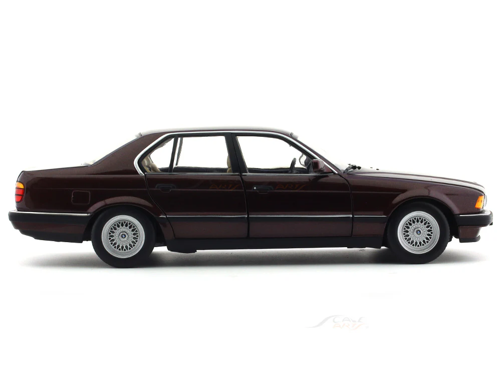 1982 BMW 7 Series 730i E32 1:18 Minichamps diecast Scale Model collectible - Image 5