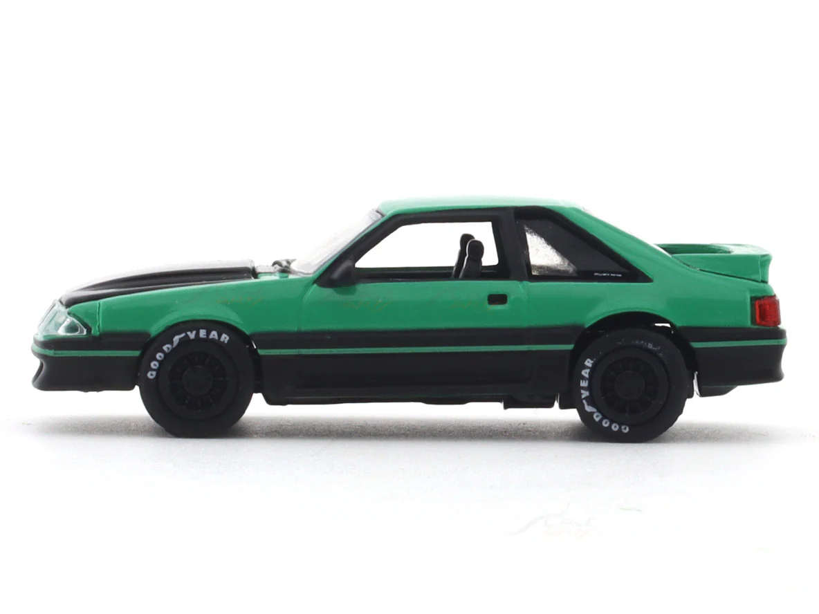 1987 Ford Mustang GT green 1:64 M2 Machines licensed diecast scale model car 32500-92 - Image 2