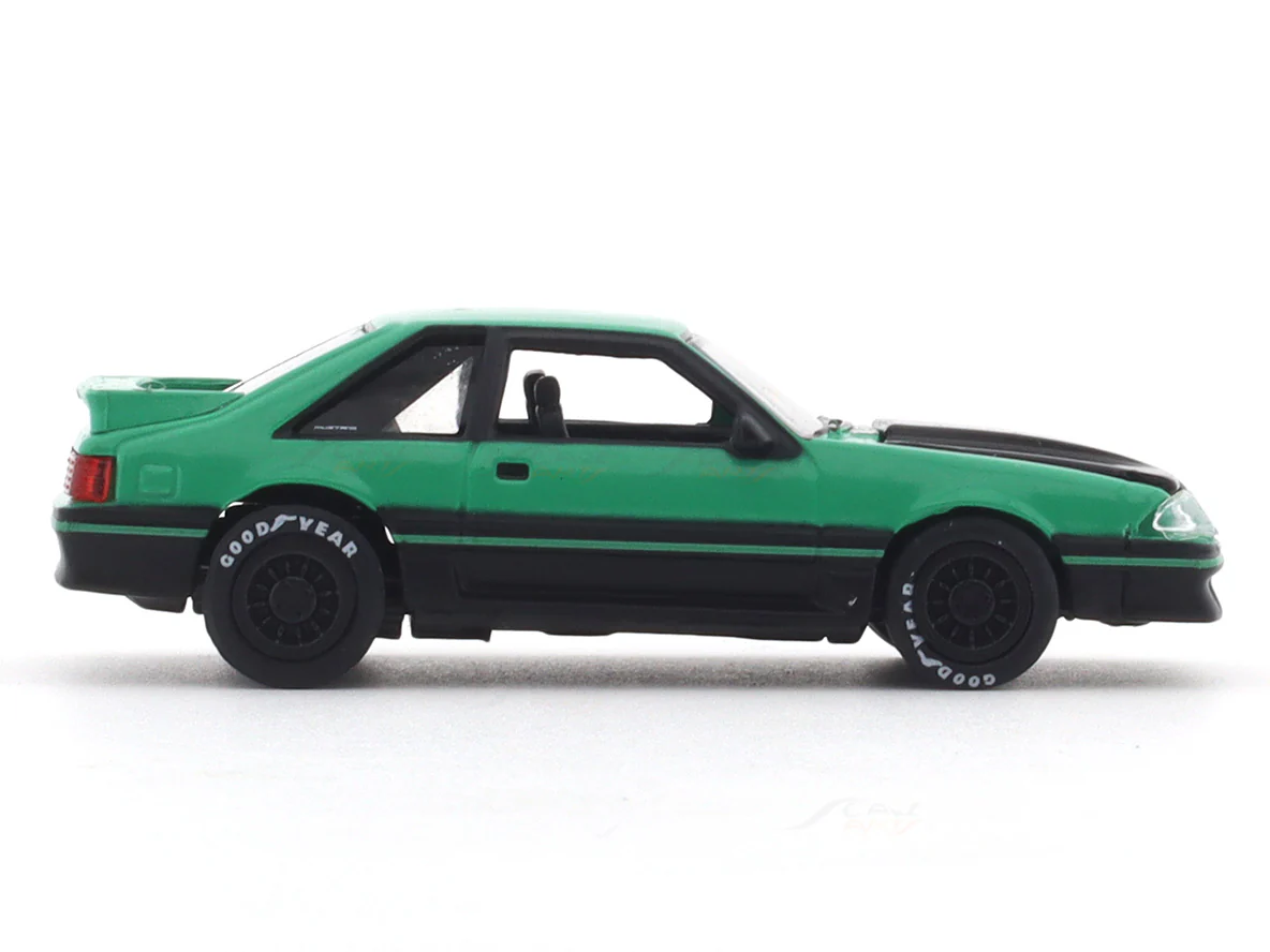 1987 Ford Mustang GT green 1:64 M2 Machines licensed diecast scale model car 32500-92 - Image 5