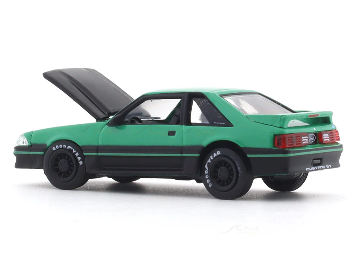1987 Ford Mustang GT green 1:64 M2 Machines licensed diecast scale model car 32500-92 - Image 9