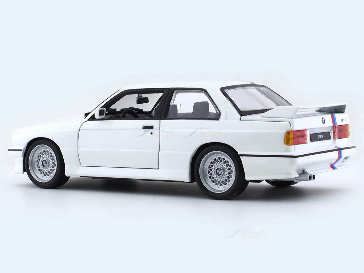 1988 BMW 3 Series M3 E30 White 1:24 Bburago licensed diecast Scale Model car - Image 3