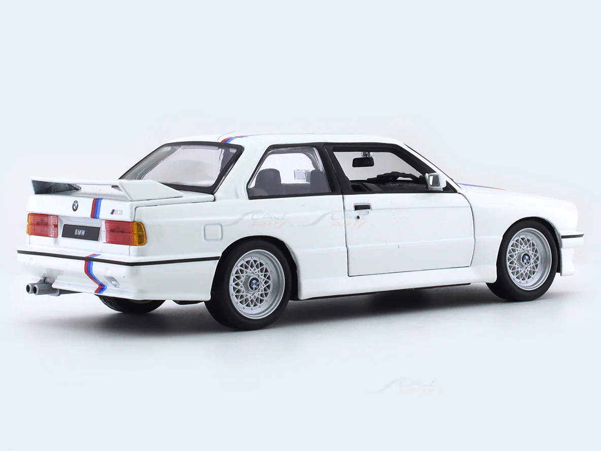 1988 BMW 3 Series M3 E30 White 1:24 Bburago licensed diecast Scale Model car - Image 4