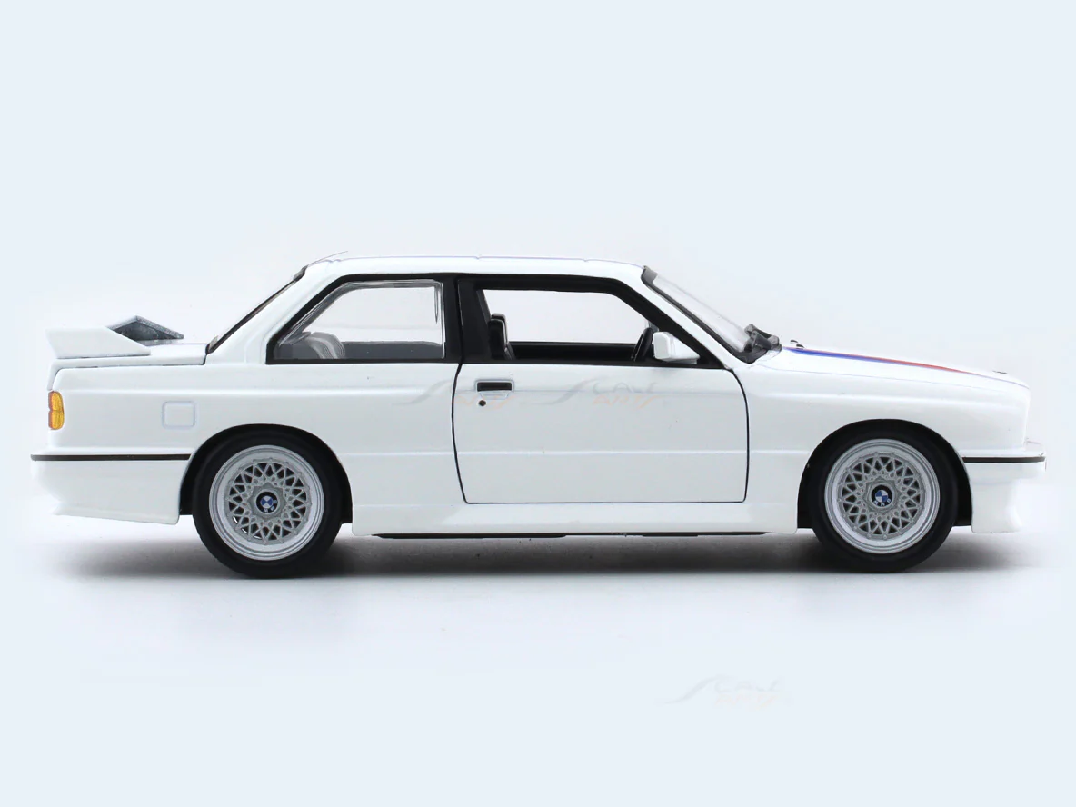 1988 BMW 3 Series M3 E30 White 1:24 Bburago licensed diecast Scale Model car - Image 5