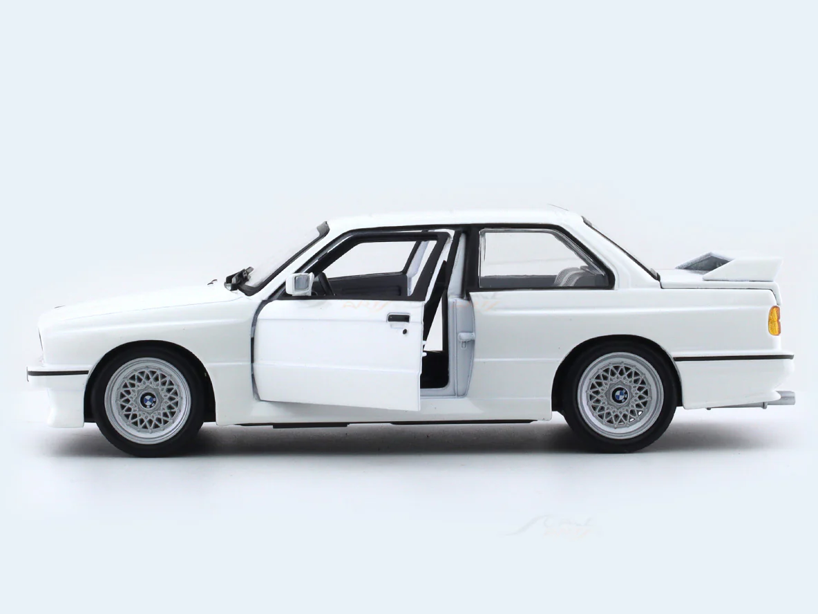 1988 BMW 3 Series M3 E30 White 1:24 Bburago licensed diecast Scale Model car - Image 8