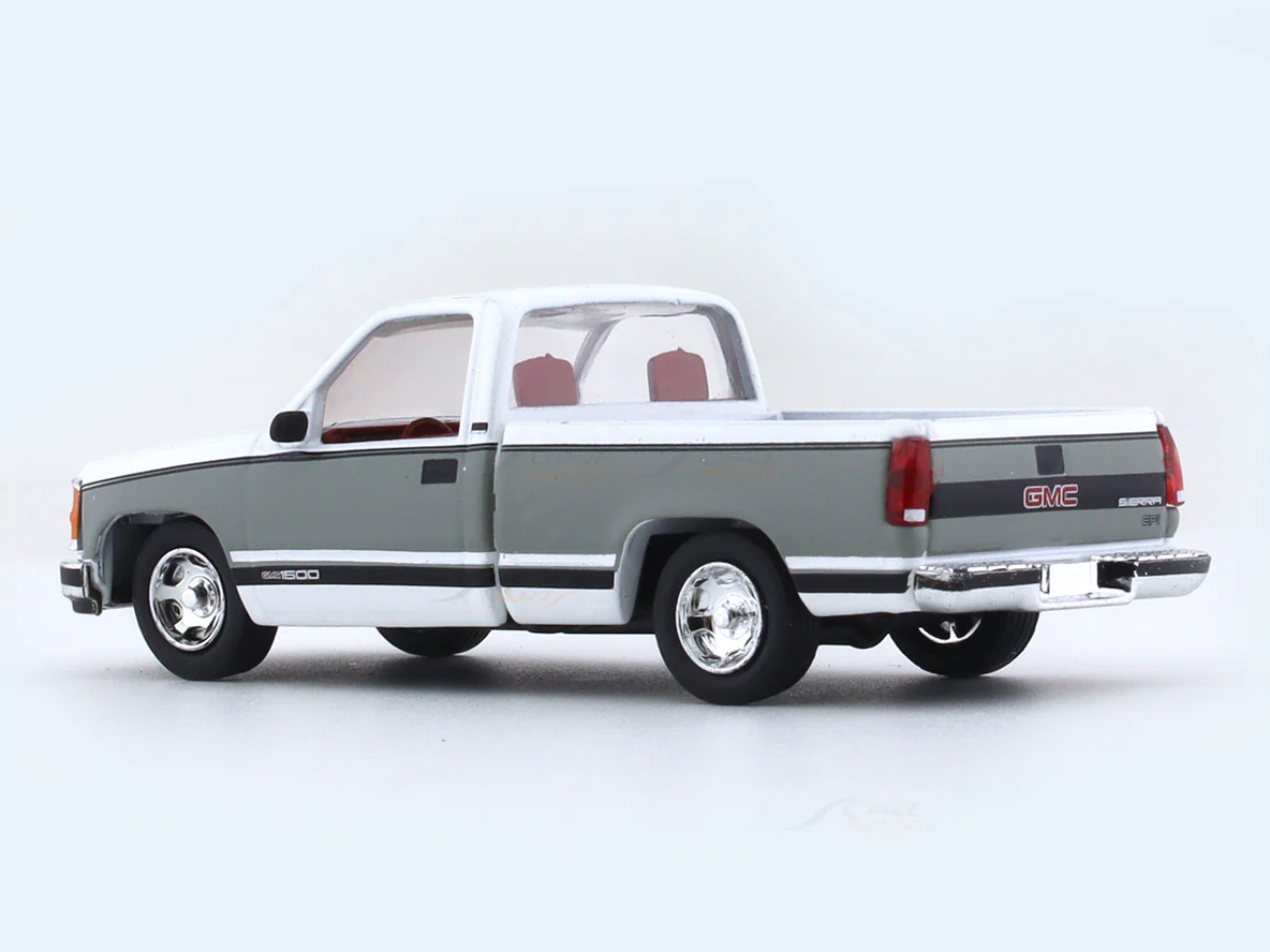 1988 GMC Sierra 1500 1:64 M2 Machines diecast hauler scale model - Image 3