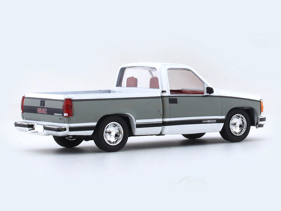 1988 GMC Sierra 1500 1:64 M2 Machines diecast hauler scale model - Image 4