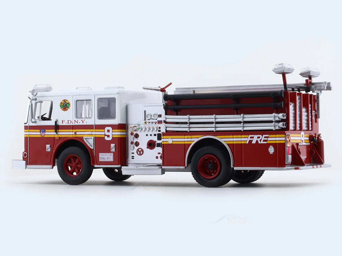 1989 Seagrave Marauder II NY Fire Truck 1:43 diecast scale model truck collectible - Image 3