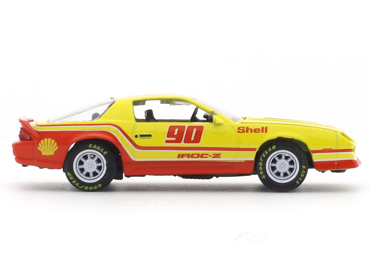1990 Chevrolet Camaro IROC-Z Shell 1:64 M2 Machines licensed diecast scale model car 32600-84 - Image 5
