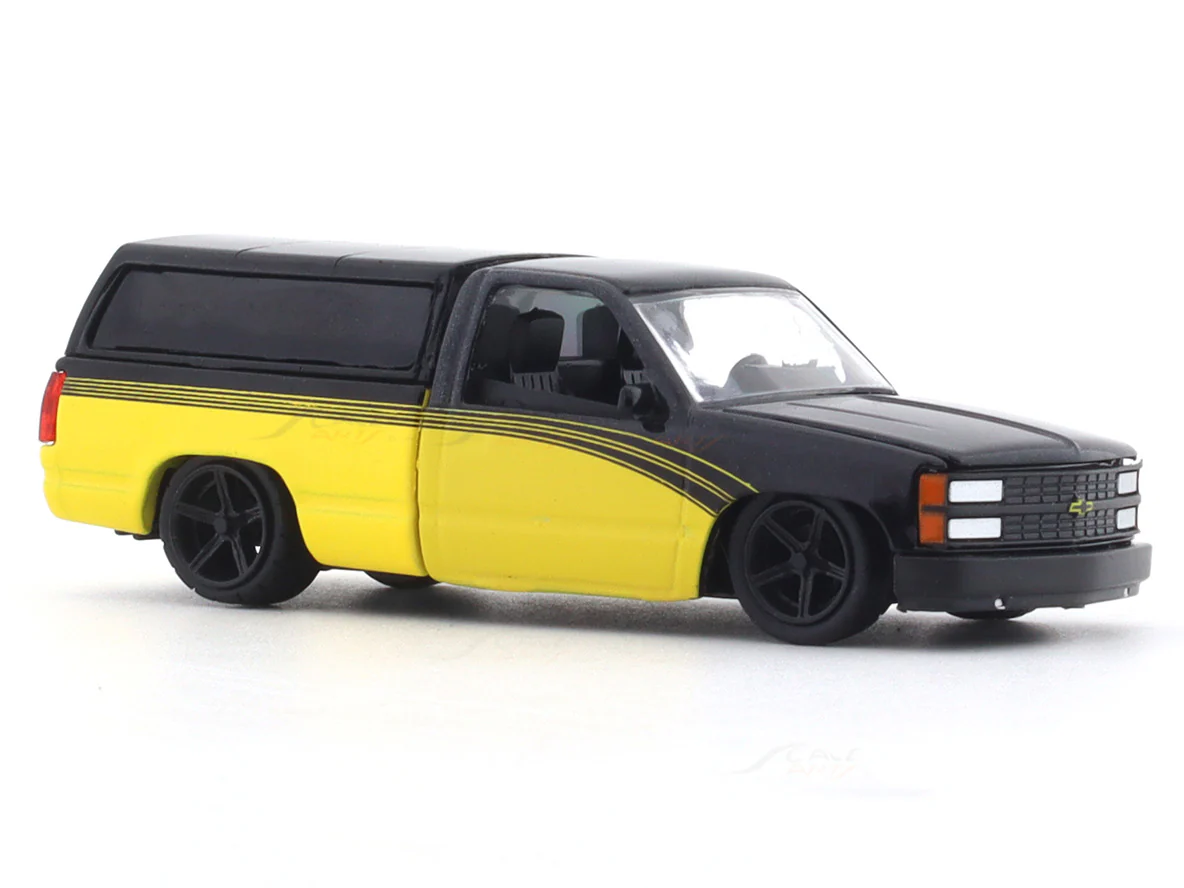 1992 Chevrolet C1500 SS 454 1:64 M2 Machines licensed diecast scale model car 32500-93 - Image 6