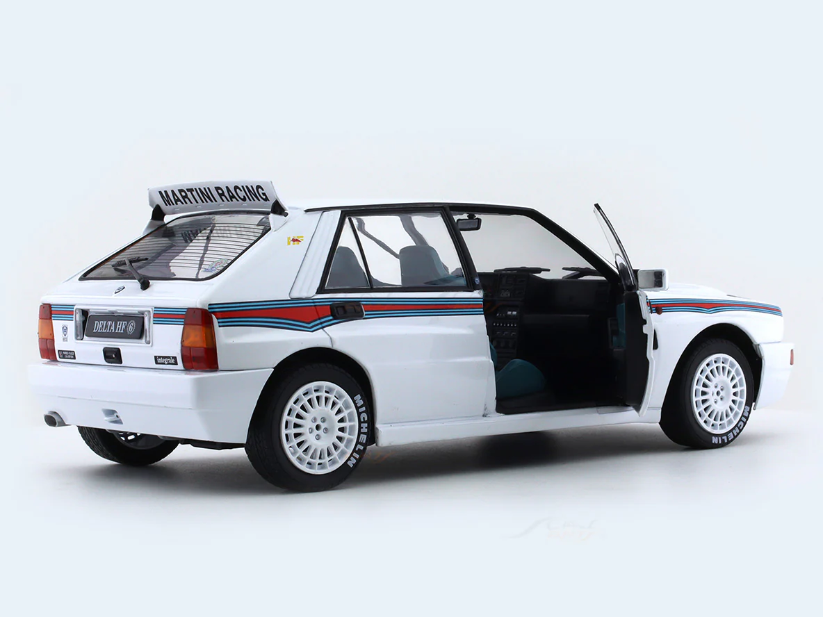 1992 Lancia Delta HF Integrale EVO I 1:18 Solido diecast scale model car collectible - Image 10