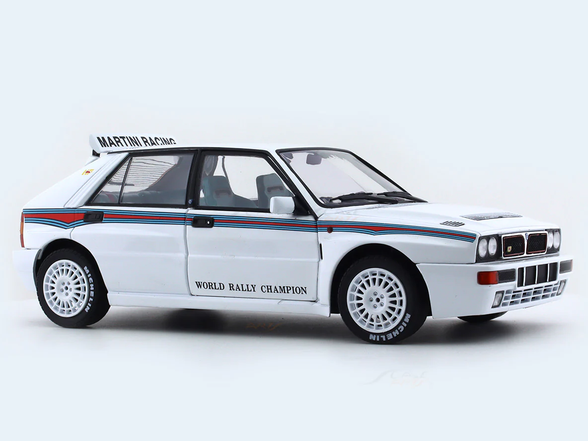 1992 Lancia Delta HF Integrale EVO I 1:18 Solido diecast scale model car collectible - Image 6